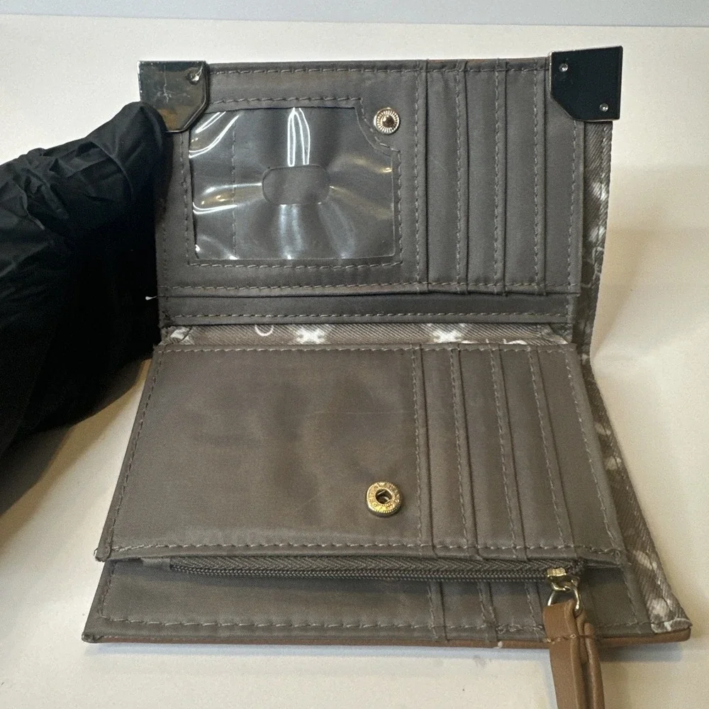 JESSICA SIMPSON FAUX Women's Brown Leather Zip Clutch‎ Wallet